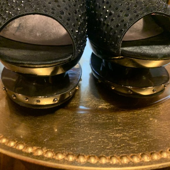 Unique Black Studded Wedges (NEW!) - Picture 3 of 11